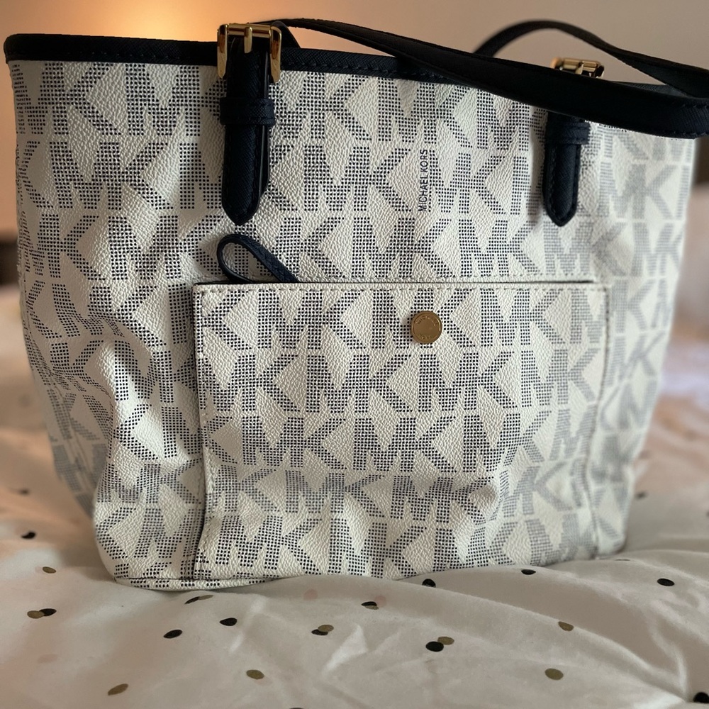 Michael Kors purse excellent condition
